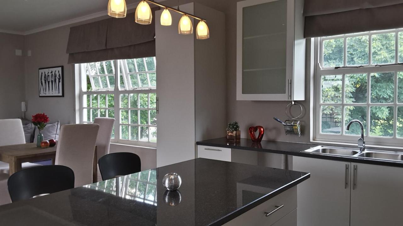 Versailles Pretoria Bagian luar foto