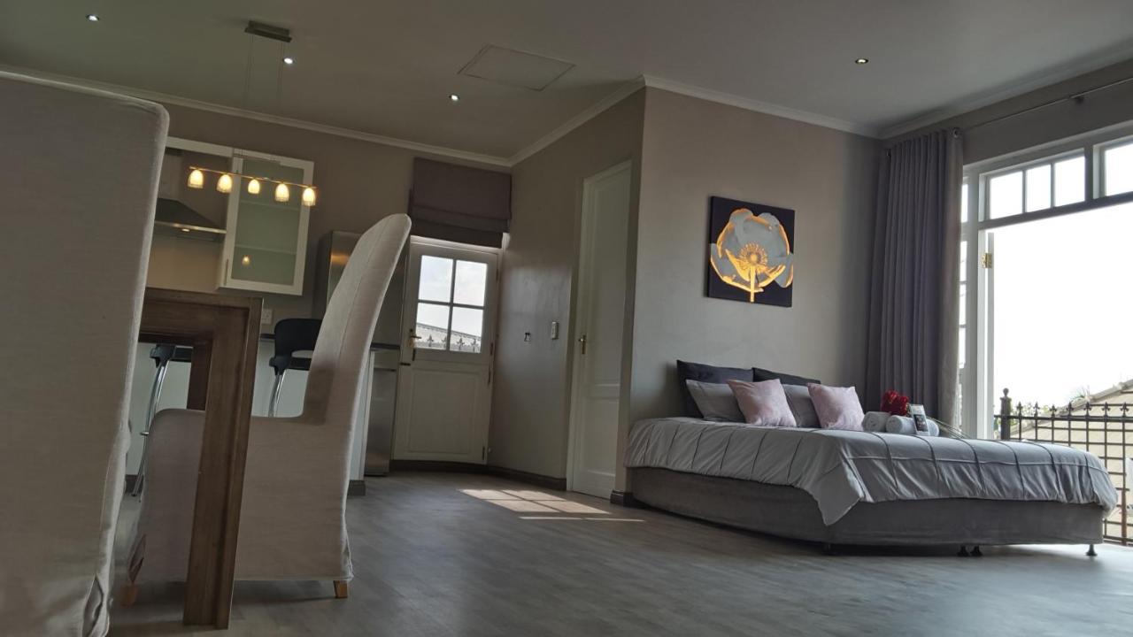 Versailles Pretoria Bagian luar foto